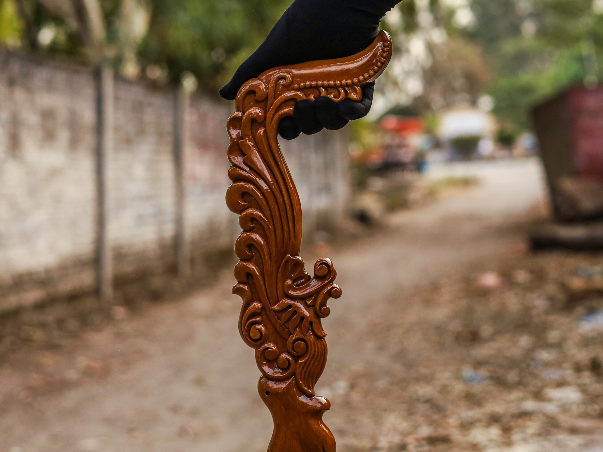 Royal Curved Wooden Walking Stick – Hand Carved Antique Style Cane for Collectors & Display