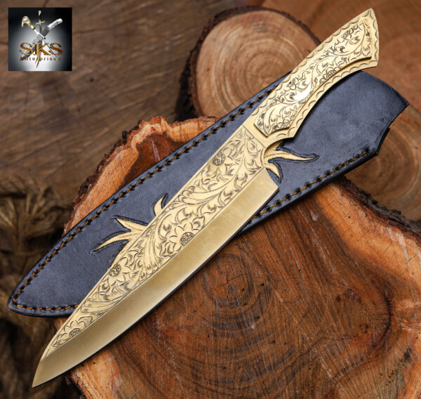 Ornate Engraved Hunting Bowie Knife – Handmade Damascus Steel Blade with Custom Handle