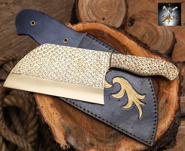 Fish Scale Cleaver – Hand-Forged Damascus Steel Butcher Knife with Fish Pattern Blade & Wooden Handle