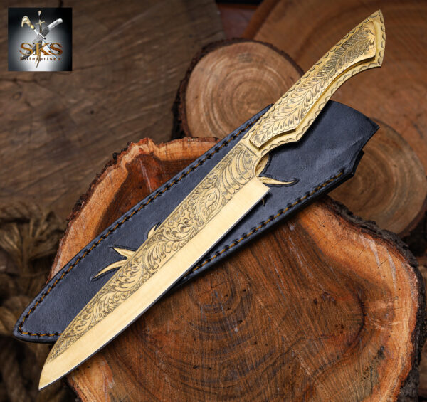 Engraved Dagger Knife – Custom Damascus Steel Double-Edged Blade with Ornate Handle